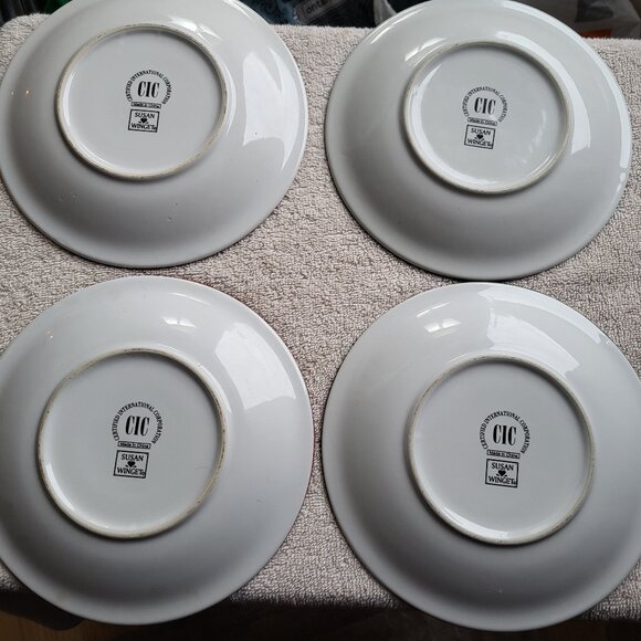 Set of 4 Certified International Susan Winget Christmas salad plates GUC - Picture 7 of 10